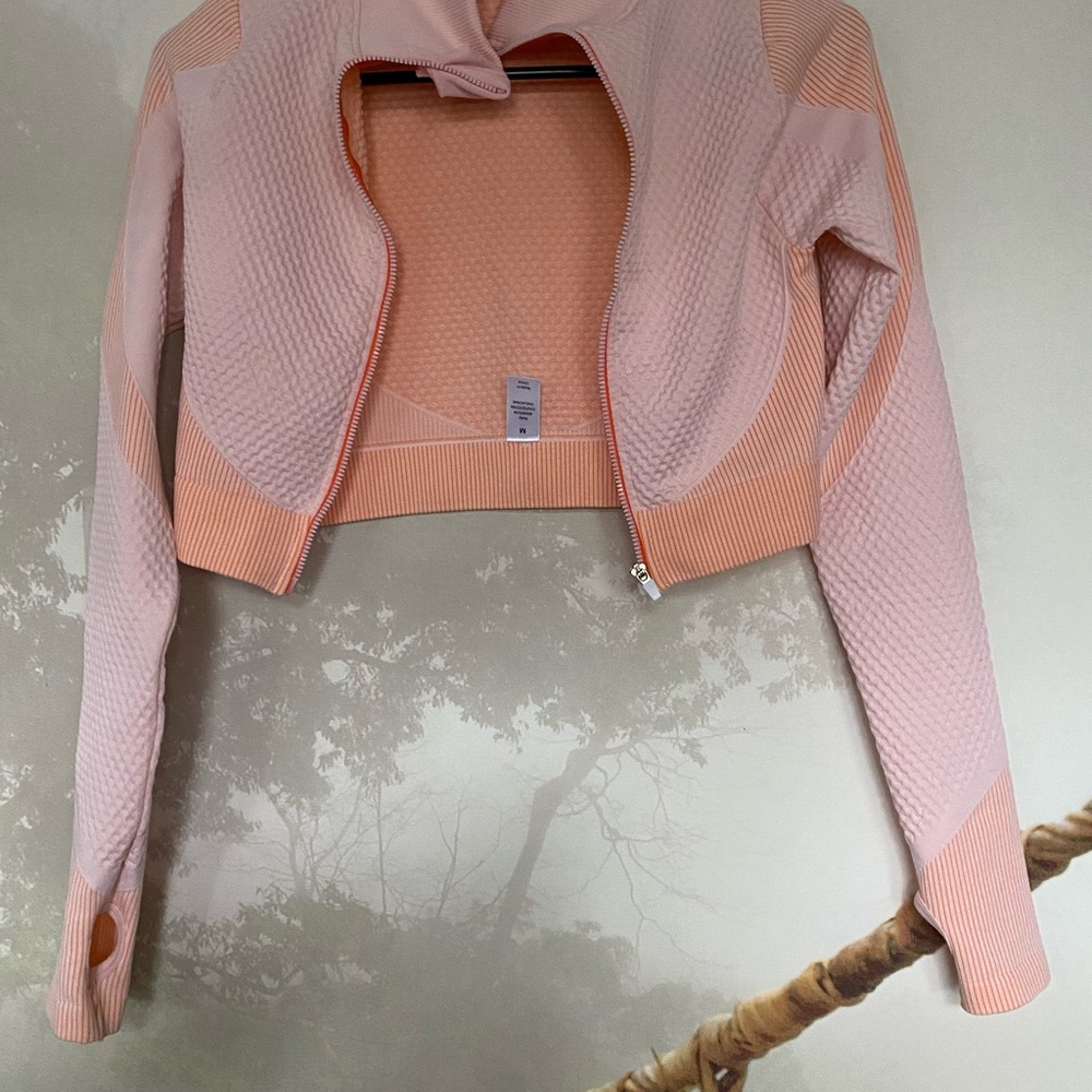 Crop stretch textured jacket peach color
